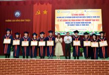 LỄ KHAI GIẢNG VÀ TRAO BẰNG TỐT NGHIỆP ĐH NGÀNH NGÔN NGỮ ANH VÀ NGÀNH LUẬT